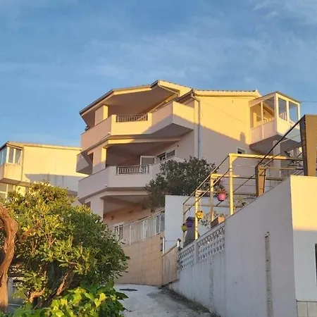 Proxima Aparthotel