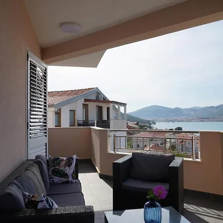 Aparthotel Proxima Mastrinka