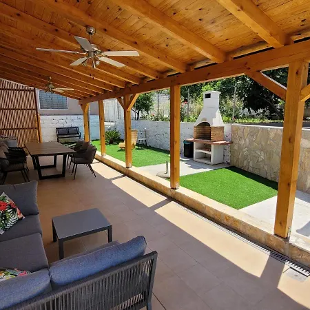 Lejlighedshotel Proxima Mastrinka