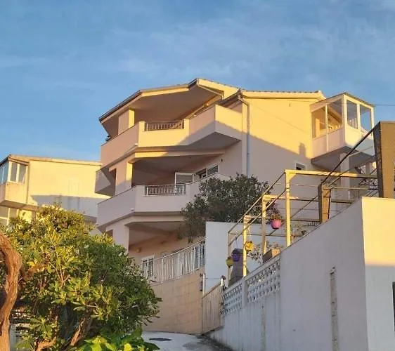 Proxima Aparthotel